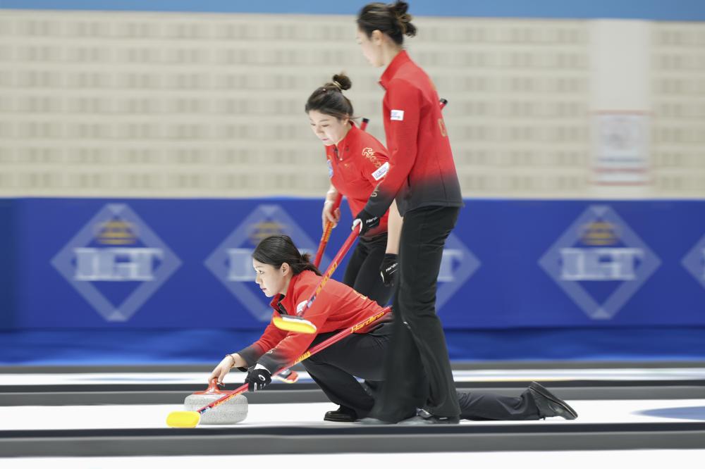 Panda Sports：日媒：三笘薰与长友佑都缺席日本队赛前训练，可能缺战沙特.